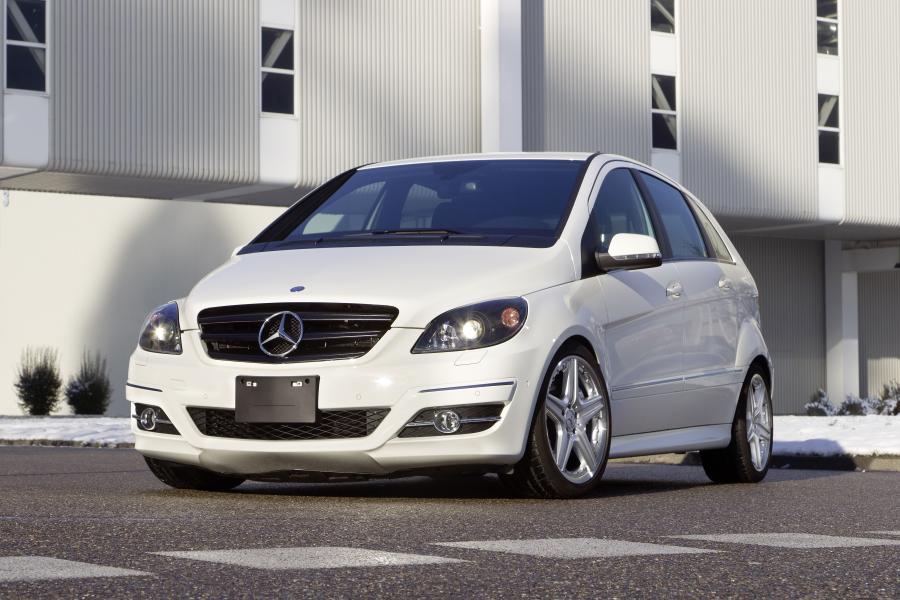  Mercedes-Benz B55 AMG Concept 2010 года  (фото 36 из 46)